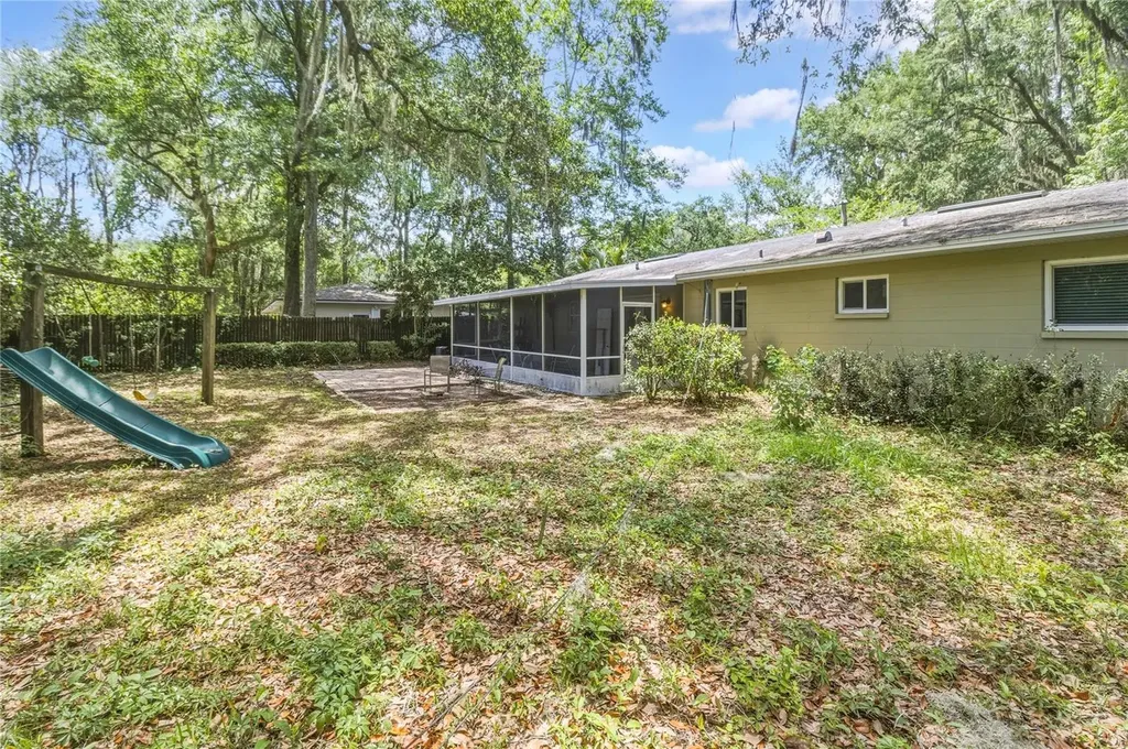 1915 NW 42nd Place Gainesville FL 32605