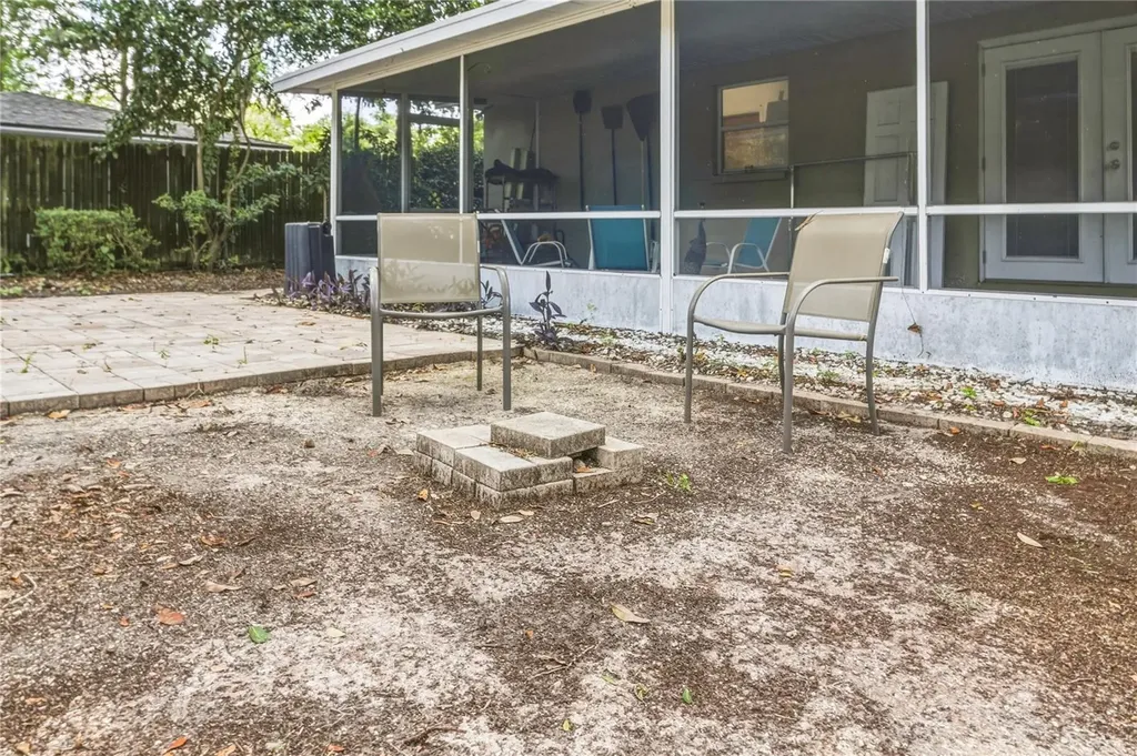 1915 NW 42nd Place Gainesville FL 32605