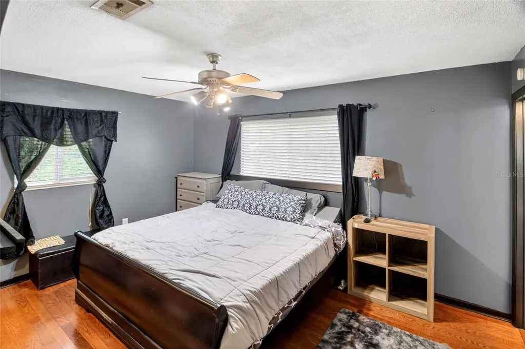 1915 NW 42nd Place Gainesville FL 32605