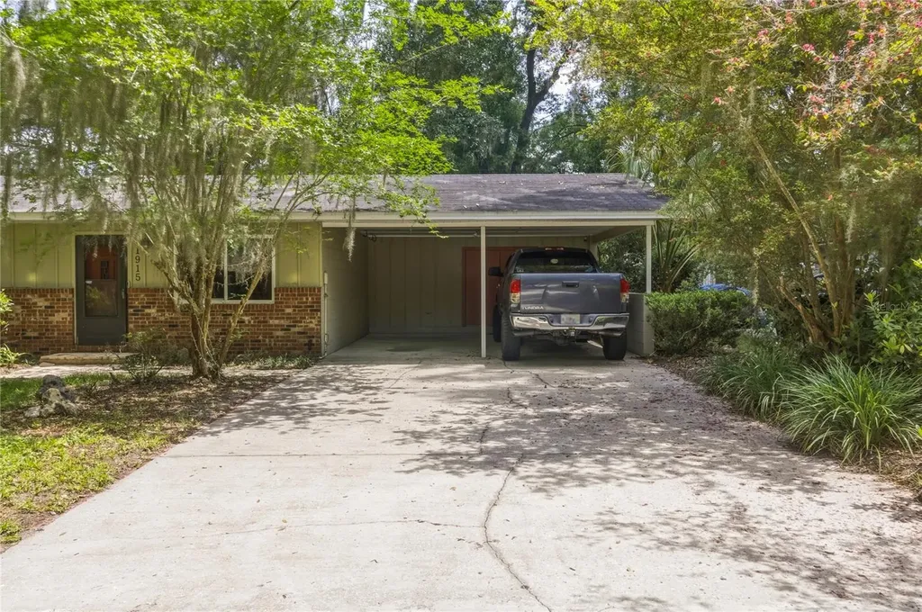 1915 NW 42nd Place Gainesville FL 32605