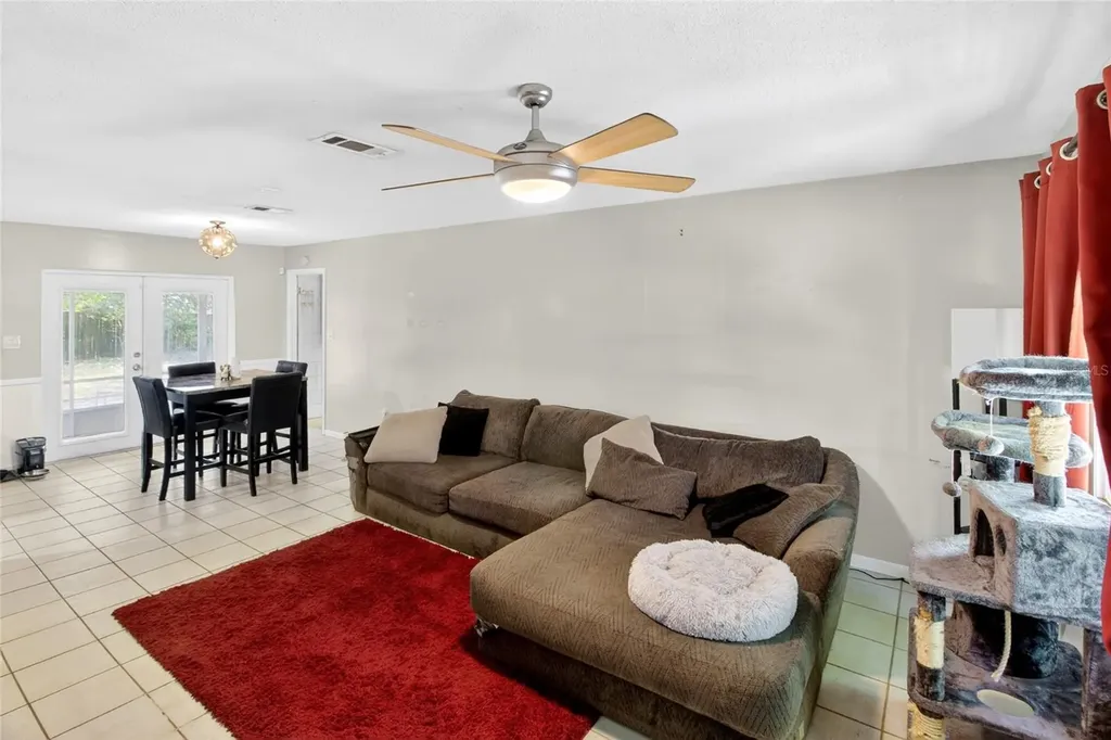 1915 NW 42nd Place Gainesville FL 32605