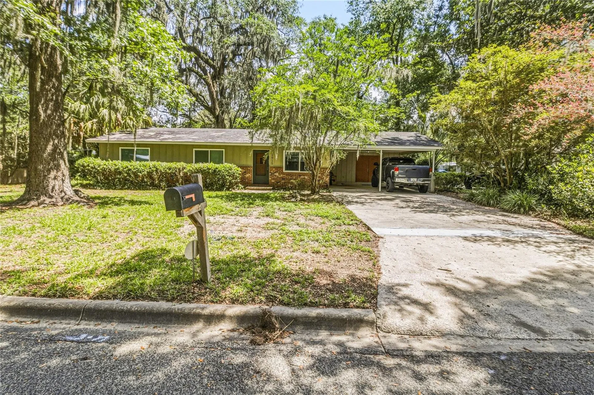1915 NW 42nd Place Gainesville FL 32605