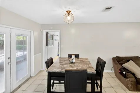 1915 NW 42nd Place Gainesville FL 32605