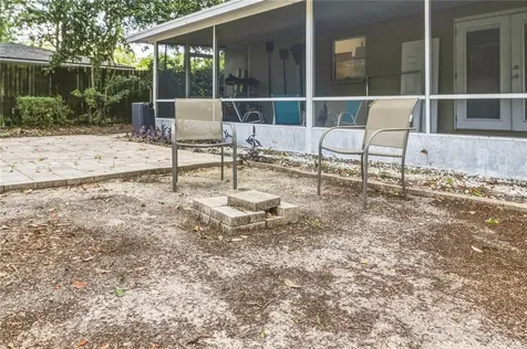 1915 NW 42nd Place Gainesville FL 32605