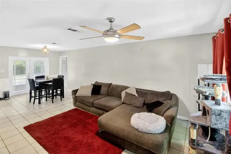 1915 NW 42nd Place Gainesville FL 32605