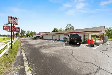 17313 NE Us Highway 301 Waldo FL 32694