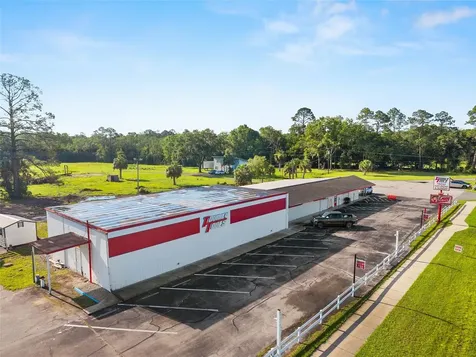 17313 NE Us Highway 301 Waldo FL 32694