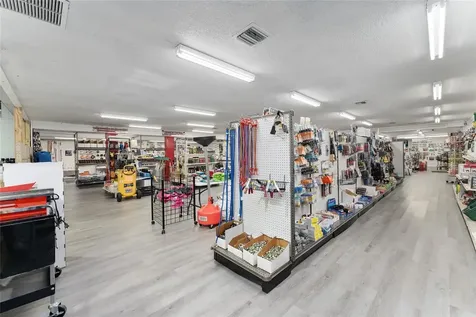 17313 NE Us Highway 301 Waldo FL 32694