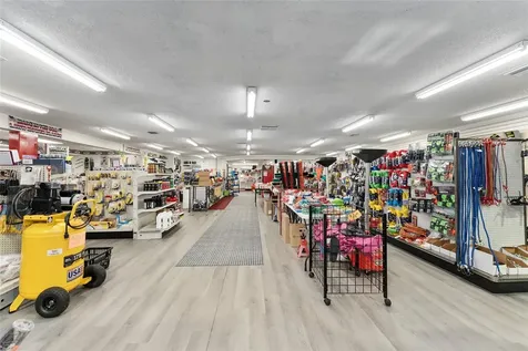 17313 NE Us Highway 301 Waldo FL 32694