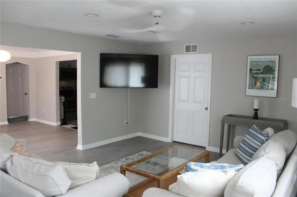 6014 Cedar Street NE St Petersburg FL 33703