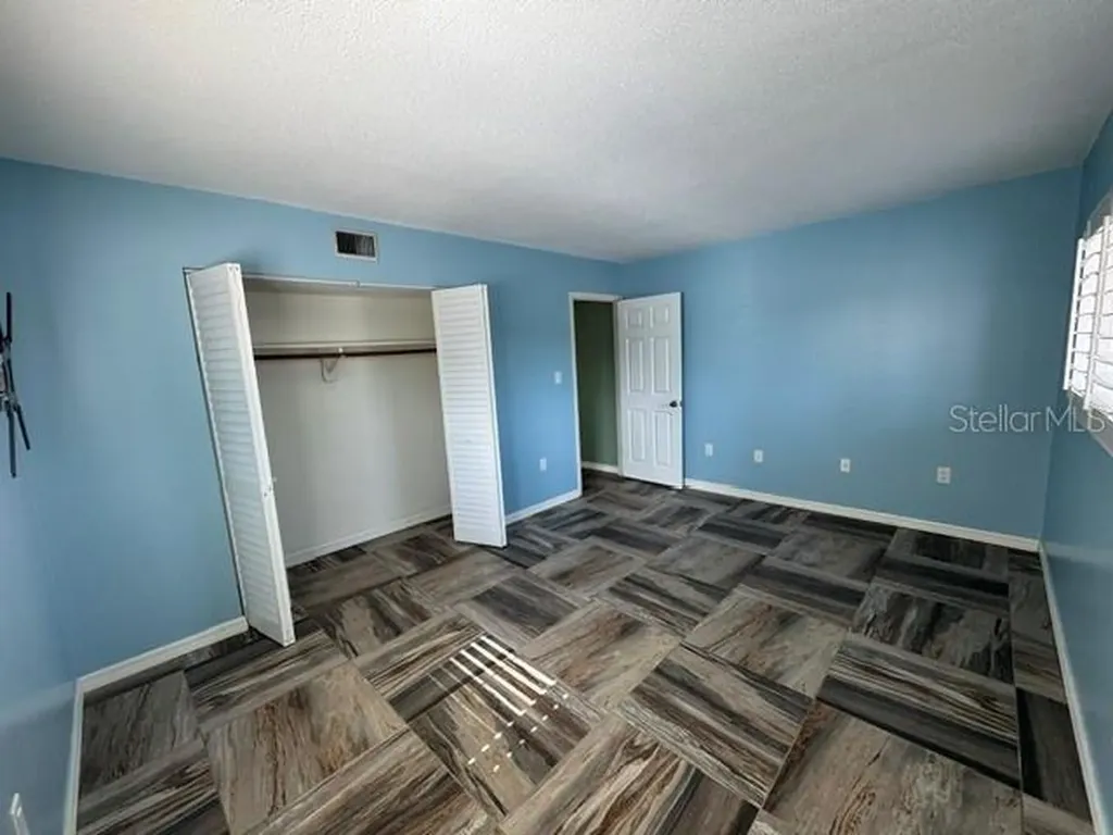 300 Base Avenue E Venice FL 34285