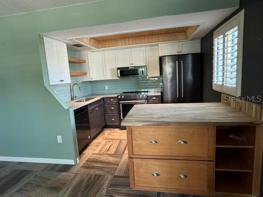 300 Base Avenue E Venice FL 34285