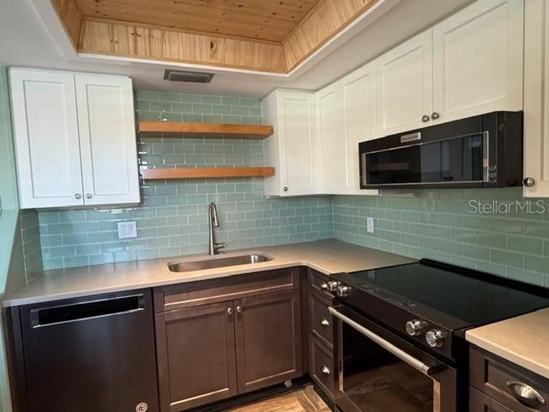 300 Base Avenue E Venice FL 34285