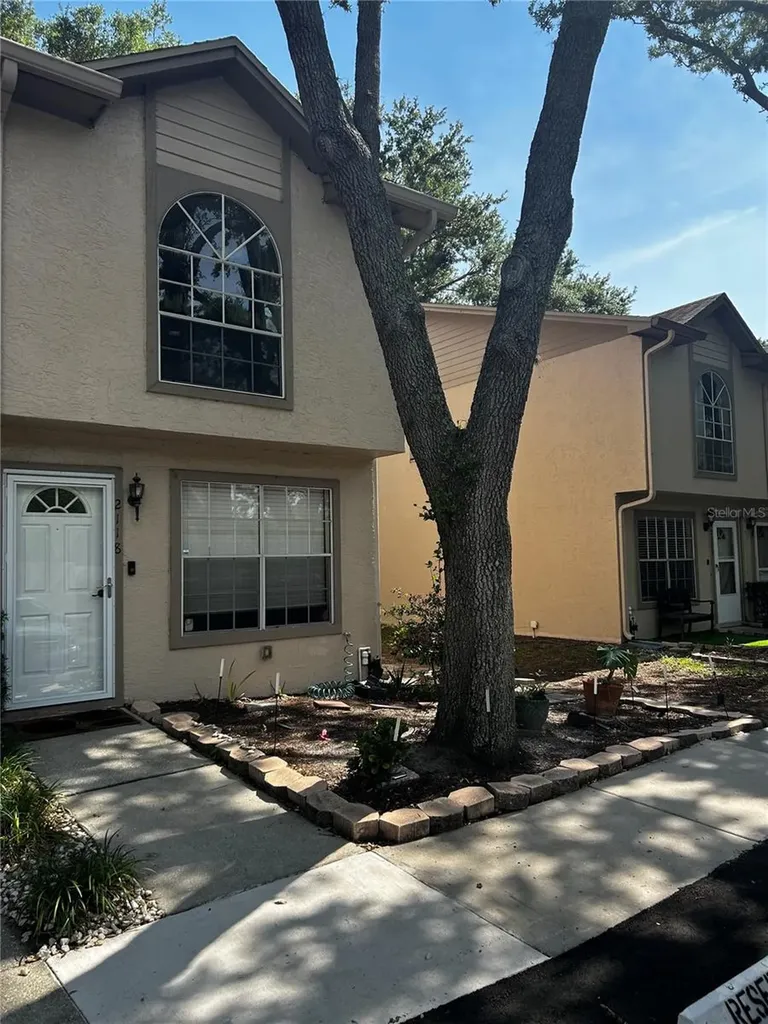 2118 Fletchers Point Circle Tampa FL 33613