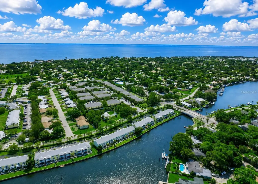 3889 Pompano Drive SE St Petersburg FL 33705