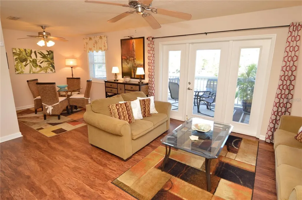 3889 Pompano Drive SE St Petersburg FL 33705