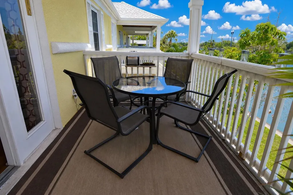 3889 Pompano Drive SE St Petersburg FL 33705