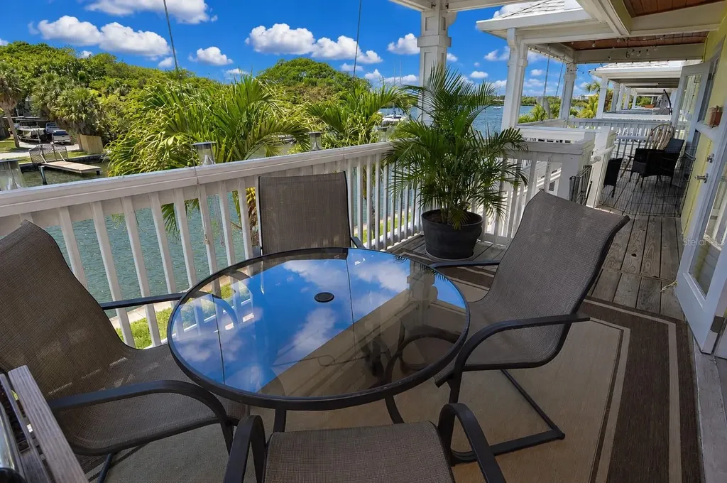 3889 Pompano Drive SE St Petersburg FL 33705
