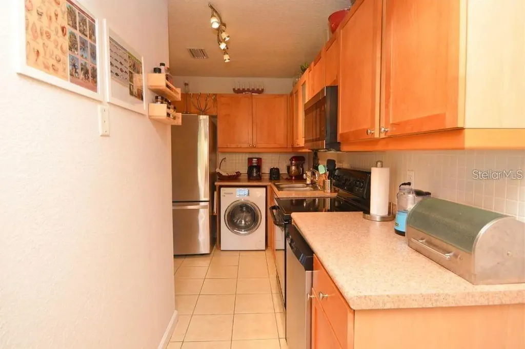 3889 Pompano Drive SE St Petersburg FL 33705