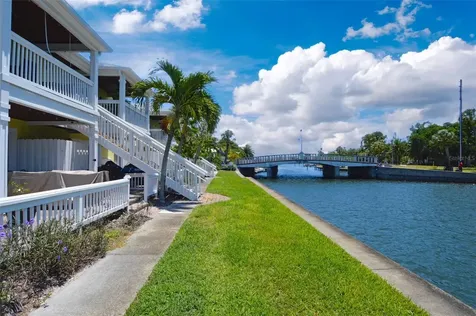 3889 Pompano Drive SE St Petersburg FL 33705