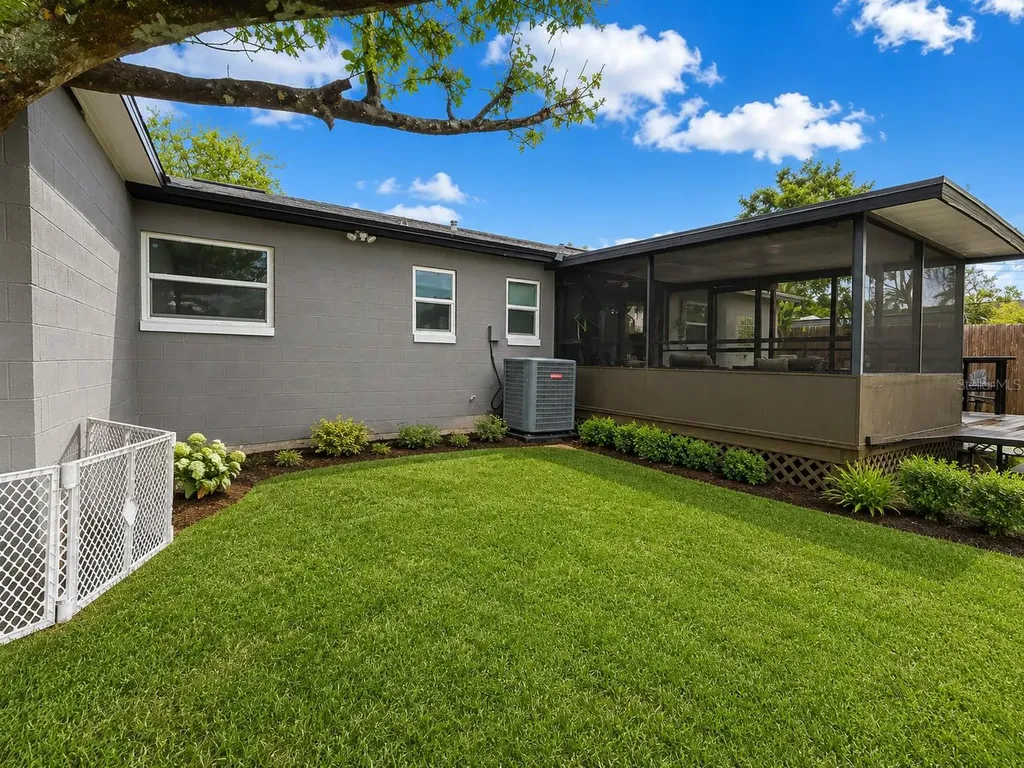 1050 Blackwood Street Altamonte Springs FL 32701