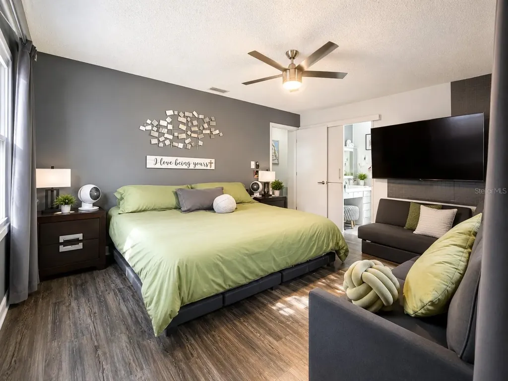 1050 Blackwood Street Altamonte Springs FL 32701