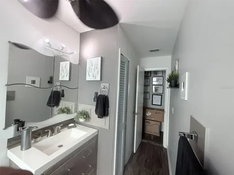 1050 Blackwood Street Altamonte Springs FL 32701