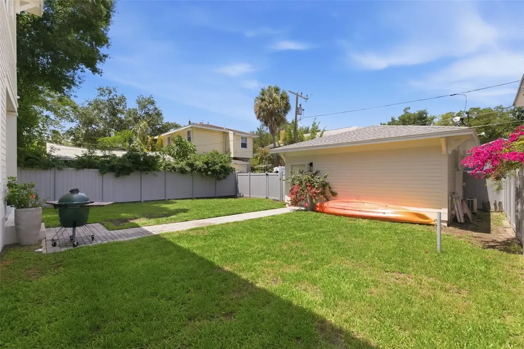 610 5th Street N St Petersburg FL 33701