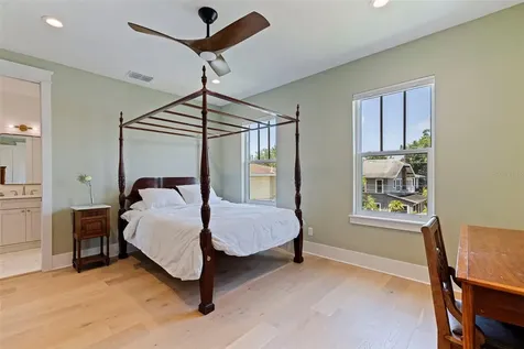 610 5th Street N St Petersburg FL 33701