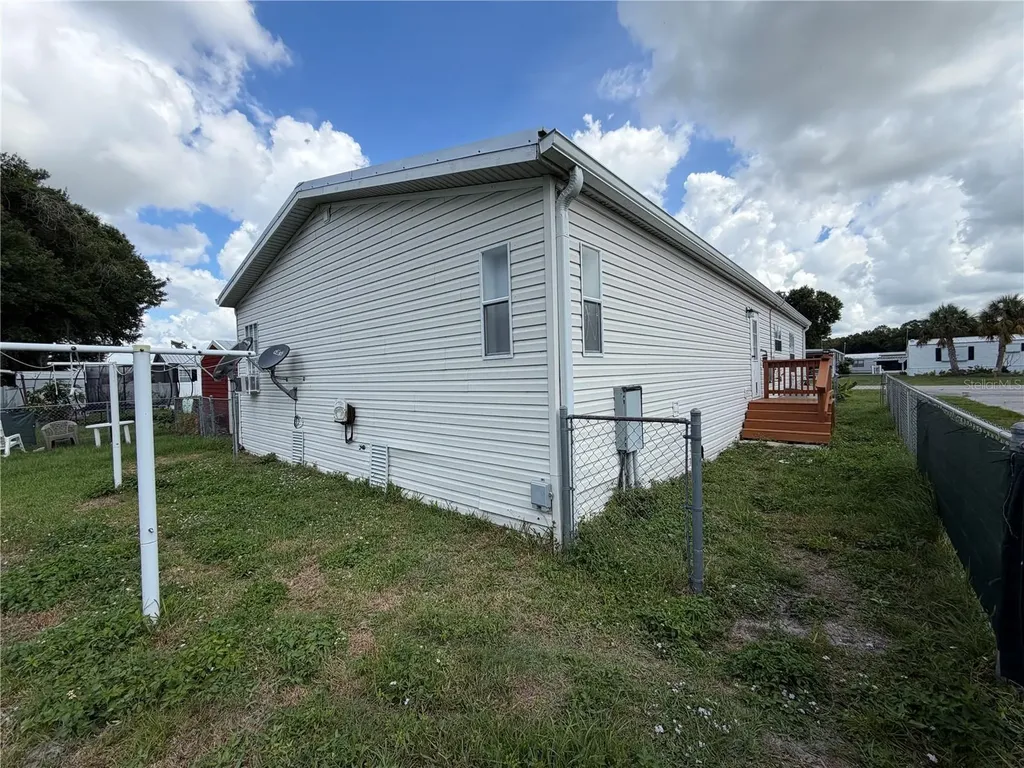 4042 SE 25th Street Okeechobee FL 34974