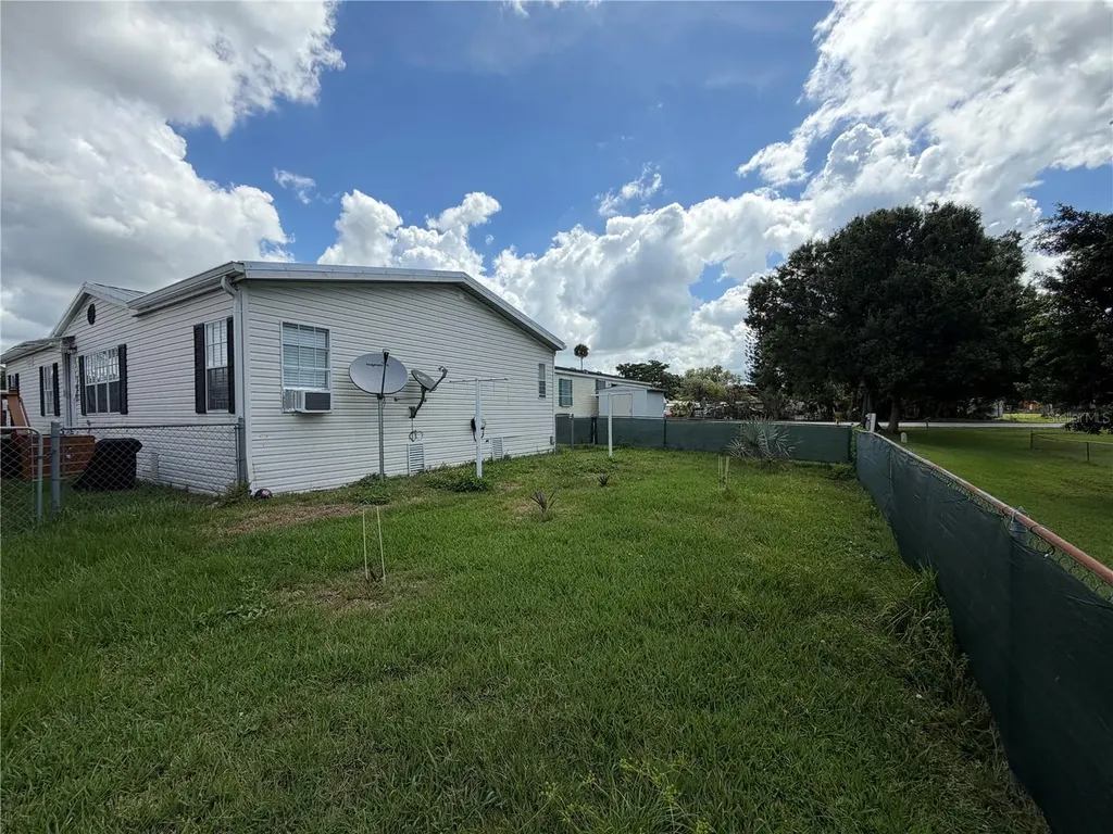 4042 SE 25th Street Okeechobee FL 34974