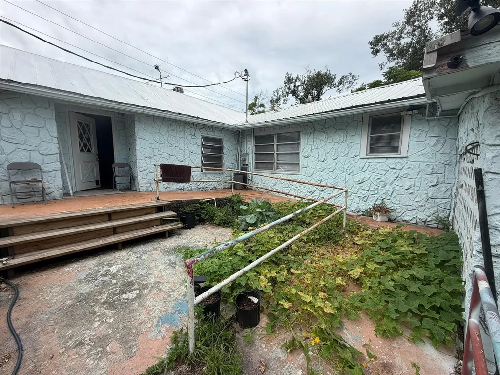 5011 Geiger Cemetery Road Zephyrhills FL 33541