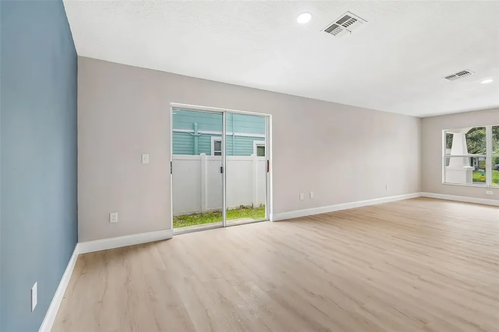 8104 N Boulevard Tampa FL 33604