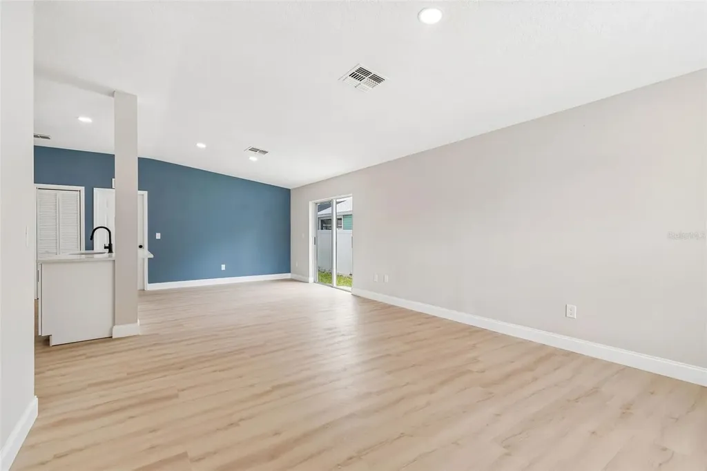 8104 N Boulevard Tampa FL 33604