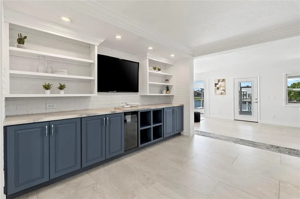 805 Leisey Circle Ruskin FL 33570