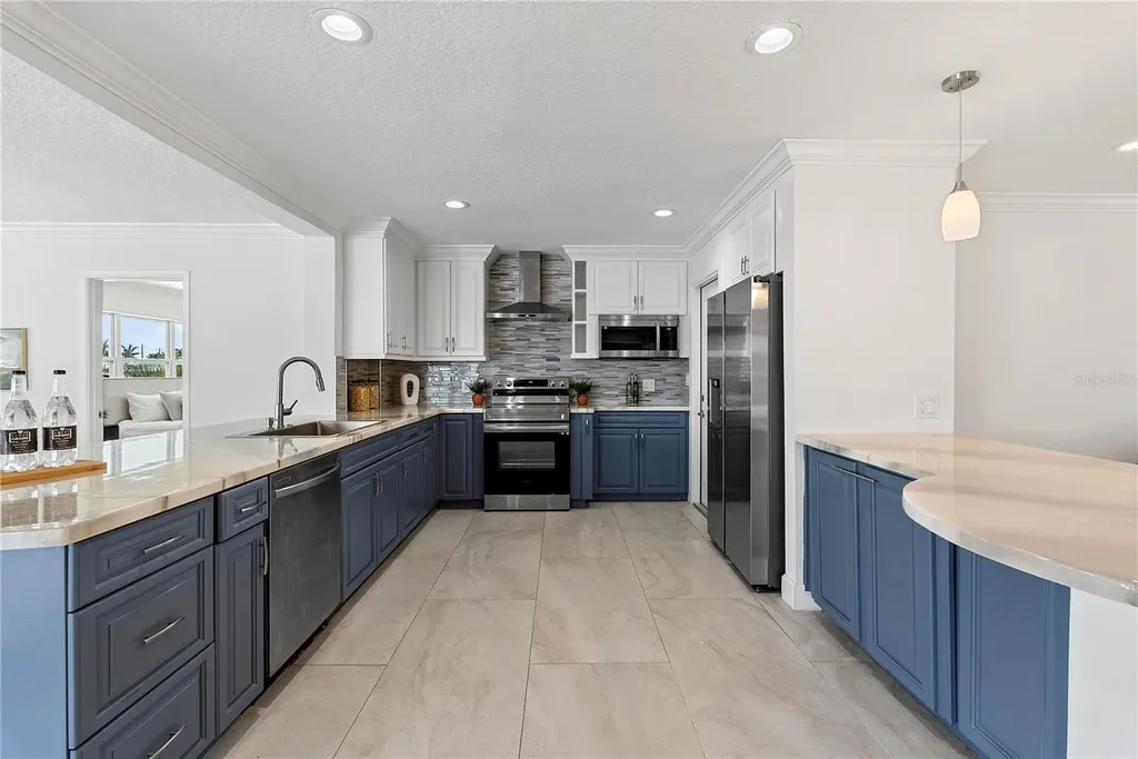 805 Leisey Circle Ruskin FL 33570