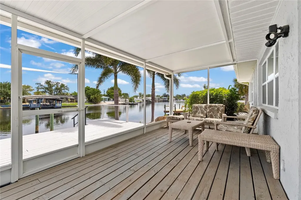 805 Leisey Circle Ruskin FL 33570