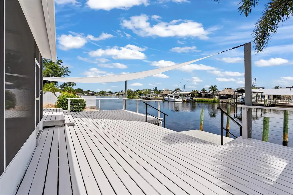 805 Leisey Circle Ruskin FL 33570