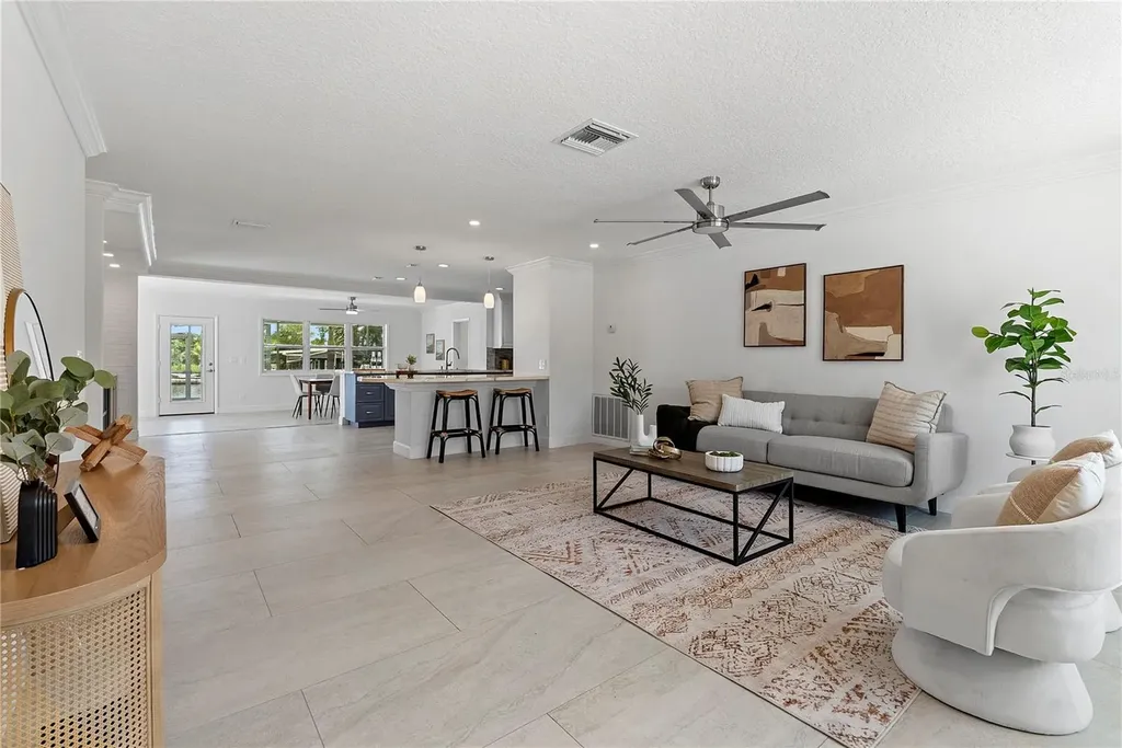 805 Leisey Circle Ruskin FL 33570
