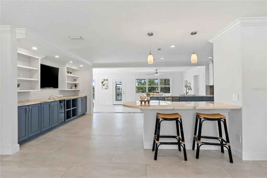 805 Leisey Circle Ruskin FL 33570