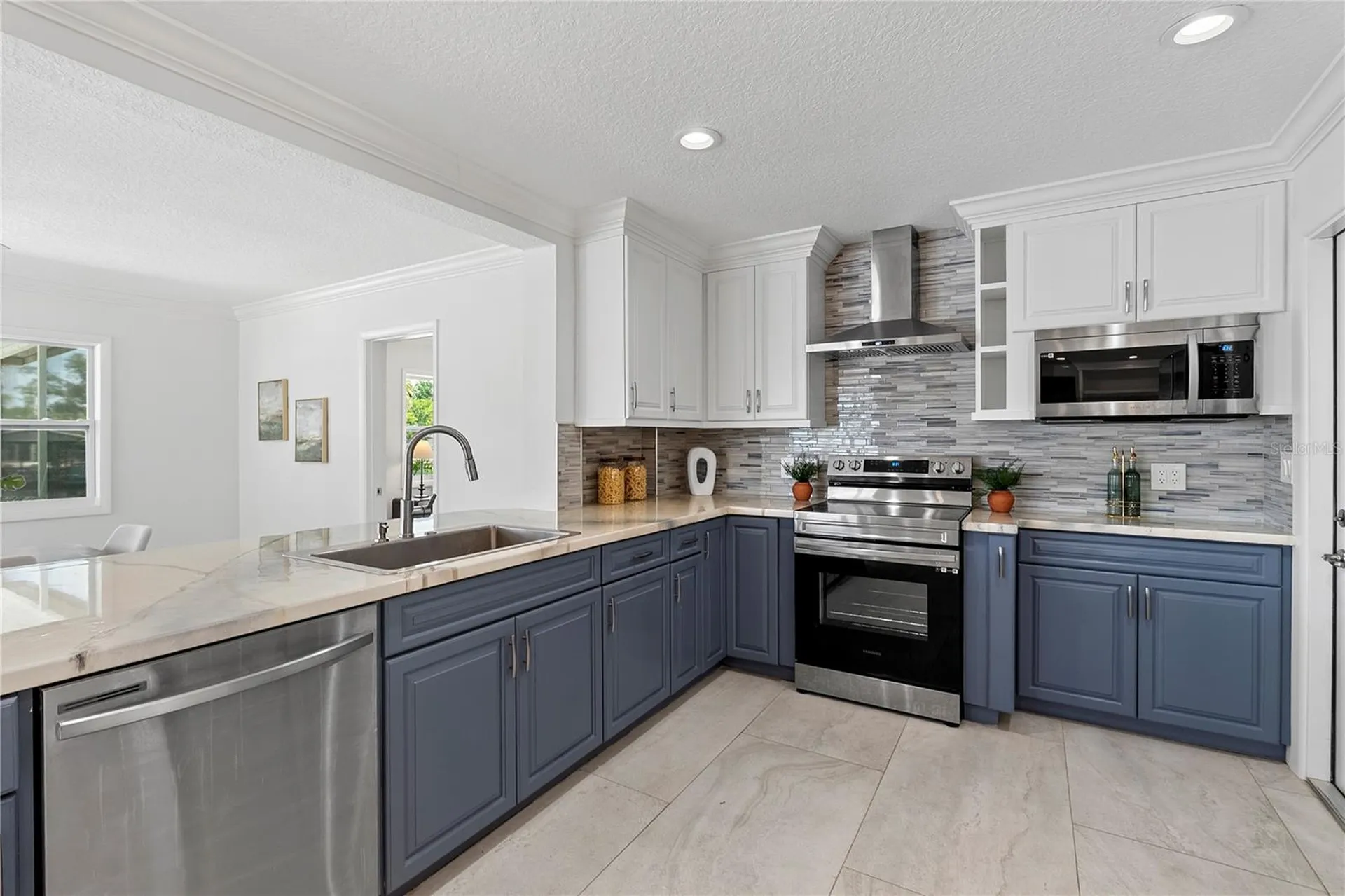 805 Leisey Circle Ruskin FL 33570