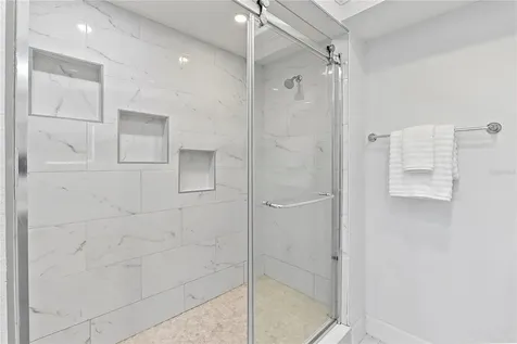 805 Leisey Circle Ruskin FL 33570