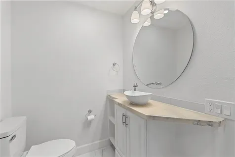 805 Leisey Circle Ruskin FL 33570