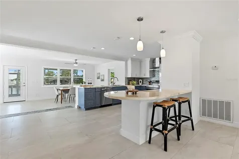 805 Leisey Circle Ruskin FL 33570