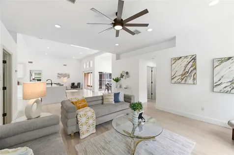 4401 Little John Trail Sarasota FL 34232