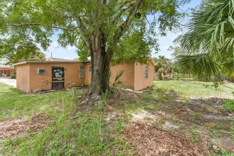 3816 N 52nd Street Tampa FL 33619