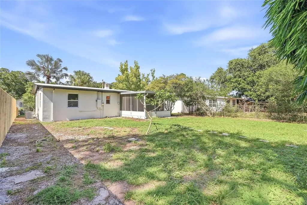 2847 10th Avenue N St Petersburg FL 33713