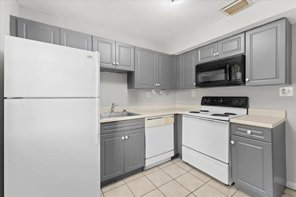 12407 Oak Cedar Place Tampa FL 33612