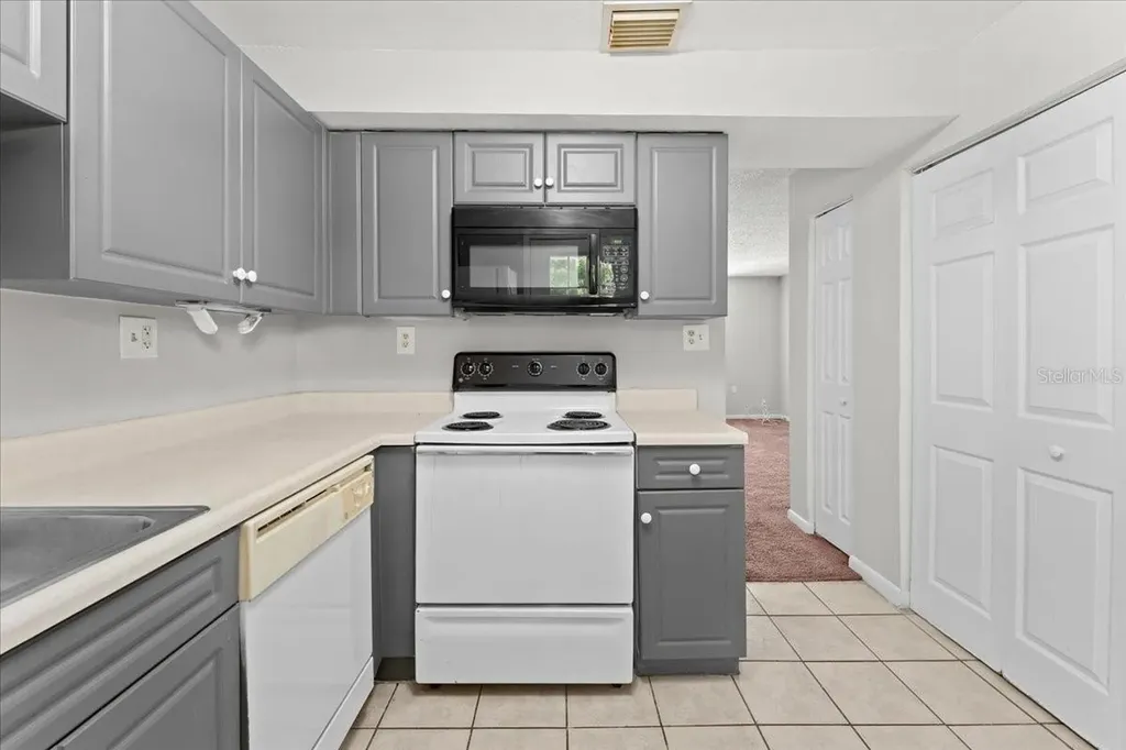 12407 Oak Cedar Place Tampa FL 33612