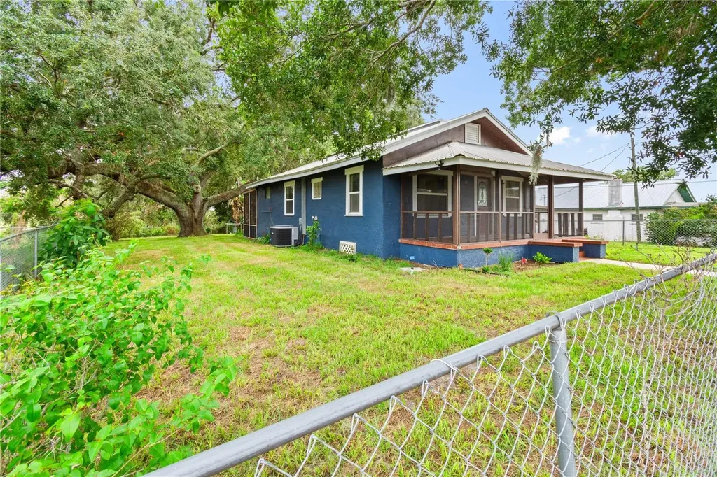 30 E 8th Street Frostproof FL 33843